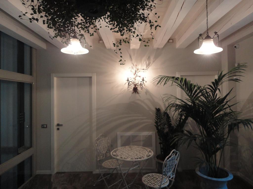 Corte Merighi Charming Rooms Verona Bilik gambar